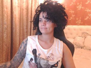 LaraAnne - Chat live hot with this charcoal hair Hot babe 