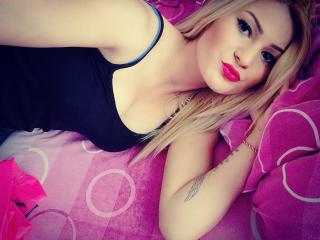 SerenaBliss - Live chat sex with a European Girl 