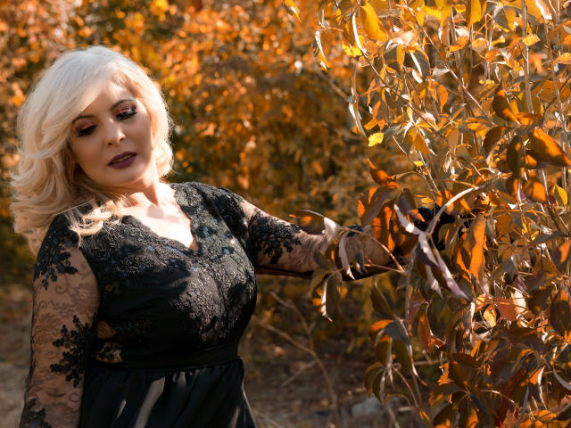 SweetHotBlondeB - Live Sex Cam - 5247197