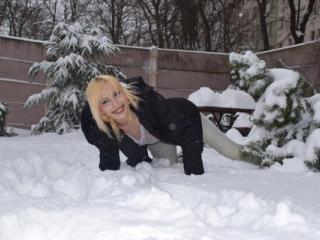 DivineDaniele - Live chat nude with a European Lady over 35 