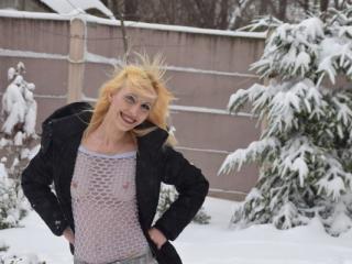 DivineDaniele - online show exciting with a Lady over 35 with little melons 
