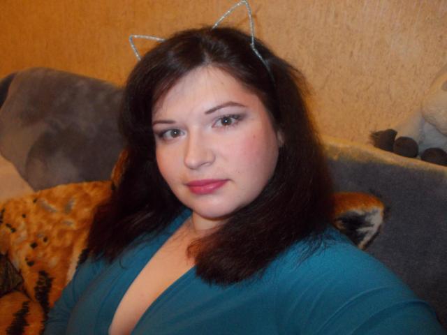 JuiceTisha - Chat cam hot with a full figured Gorgeous lady 