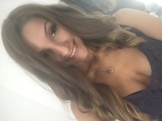 Delanniehottie - online show xXx with a Young lady with a standard breast 