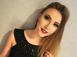 FeelSasha - Cam nude with this standard titty 18+ teen woman 