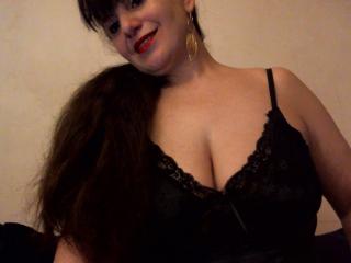 LolaLust - Web cam sexy with a shaved intimate parts MILF 