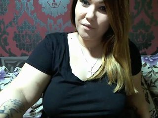 EdanaLove - chat online hot with a shaved vagina Horny lady 
