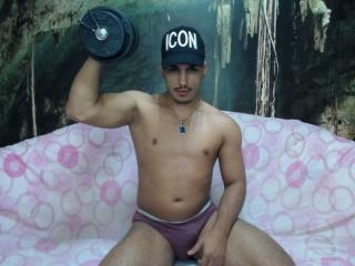 BigCockJoker - Webcam live en direct avec un Couple Gay sur XLovegay.com 