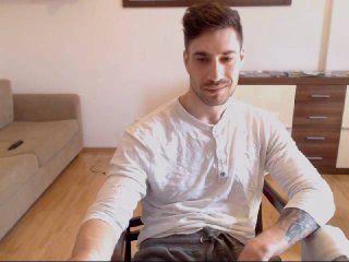 Jonessbigg - Webcam live nude with this Men sexually attracted to the same sex with muscular physique 