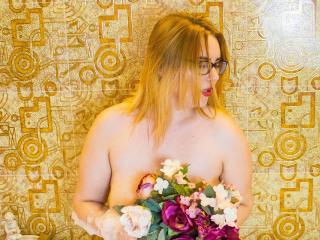 DeborahPrincess - Webcam live exciting with this plump body Young and sexy lady 