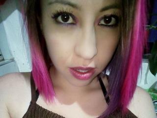 BellaHott69 - online chat exciting with a White College hotties 
