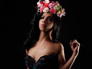 SexySweetCara - Webcam live exciting with a charcoal hair Transgender 