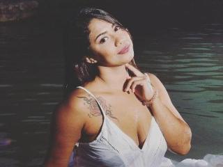 IsabellaFun - Live cam xXx with a muscular body Young and sexy lady 