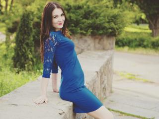 EleonorckaStar - Live cam sexy with this dark hair Girl 