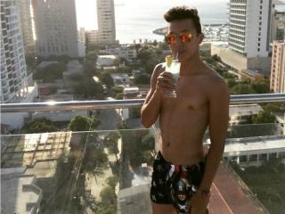 AdamFuentes - Live cam sexy avec ce Gay  