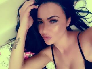YourAngellx - Video chat hot with a charcoal hair Girl 
