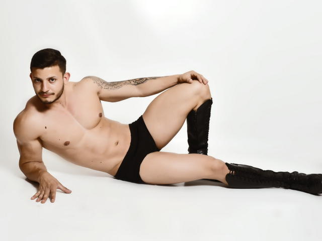 TravisHolden - Live porn &amp; sex cam - 5367911