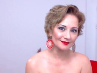 NicoleHottiest - Chat live hard with this shaved intimate parts MILF 