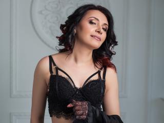 RoxanaSugar - Cam sexy avec une éblouissante demoiselle très sexy à la poitrine idéale sur XLove.com 