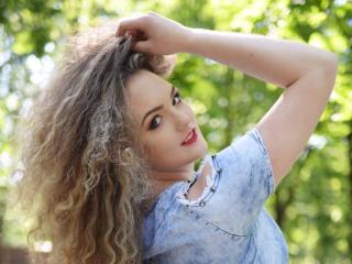 AlexisMondeni - chat online nude with this shaved private part Young lady 