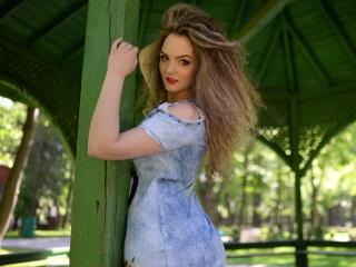 AlexisMondeni - Live chat sexy with this fair hair Hot chicks 