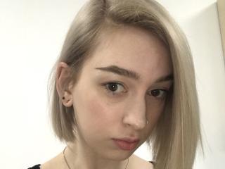 LilianeTiger - Chat sex with a average boob Hot babe 
