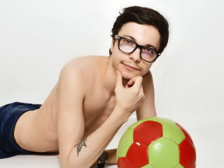 DannyLeonard - Live chat sexy with a being from Europe Gays 