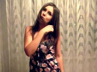 FloweringIlina - Chat cam porn with a regular body Sexy babes 