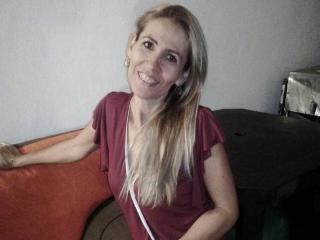 CrystallLadyLove - Web cam sex with this latin american Mature 