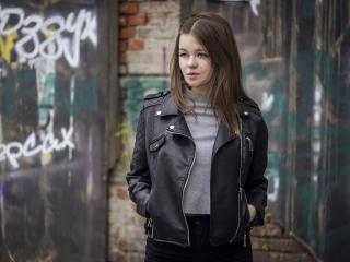 BellaHill - Show hard with a auburn hair 18+ teen woman 