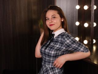 IceLake - online chat x with a Young lady with large chested 