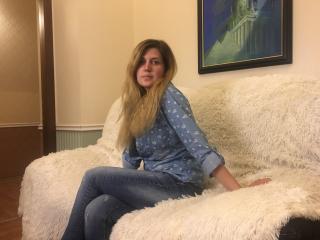 ZaraGlob - Chat sex with this being from Europe Hot chick 