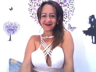 RubiaHot - chat online sexy with this MILF with large ta tas 