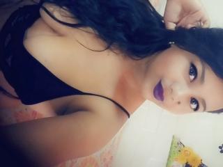 MillieSexy - chat online sexy with a black hair 18+ teen woman 