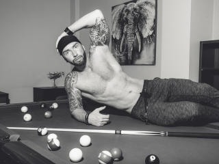 AronGrant - Webcam en direct avec un Couple Homo châtain  
