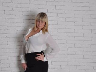 MarthaDaniels - Chat cam nude with this European Hot chicks 