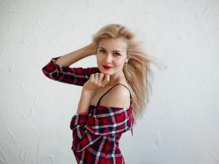 EllaFayne - Webcam live exciting with this huge tit Girl 