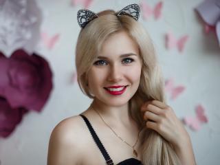 EllaFayne - Webcam live hard with a European Young lady 