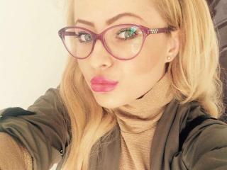 JolieSophya - online show nude with this shaved genital area College hotties 