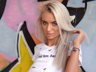 AnaisMargot - online show hard with this fair hair Sexy babes 