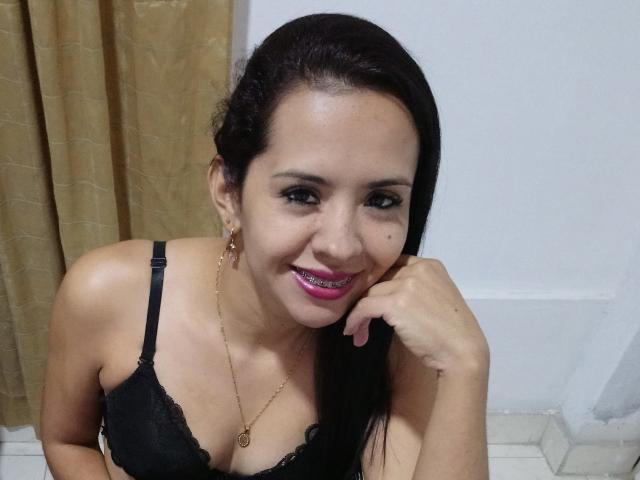 HotDiazLatina - Sexe cam en vivo - 5477141