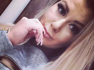 MaroonMary - Live hard with this russet hair Young and sexy lady 