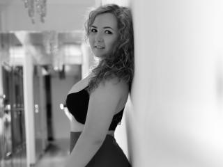 CaterineVivianne - Live cam sex with this immense hooter Sexy girl 