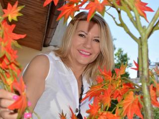 FloranceHarper - online show hot with this being from Europe Lady 