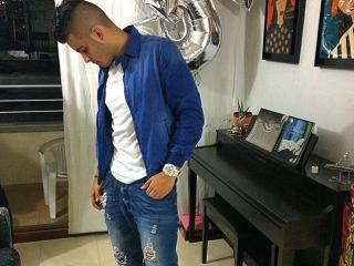 JacobWillians - Chat hard with a latin american Horny gay lads 