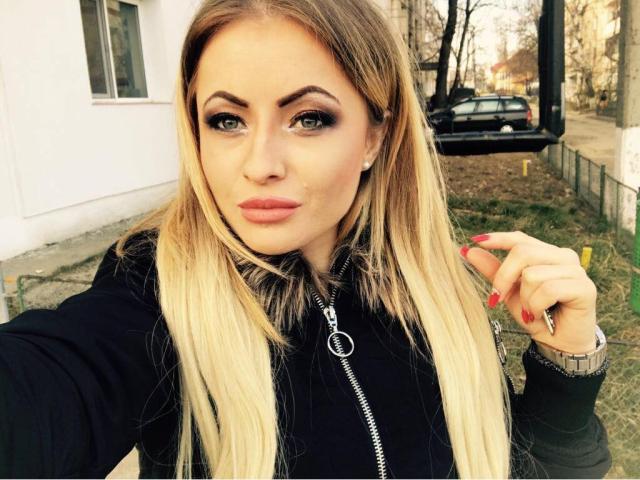 JolieSophya - Chat sex with this blond Hot chicks 