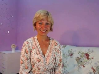 PamelaMiles - Chat cam nude with a Sexy mother with small tits 