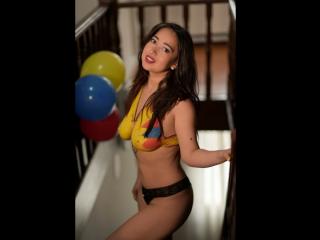 PaulinaKors - Show sexy with this shaved private part Sexy babes 