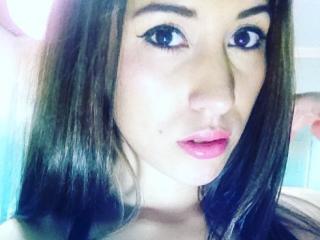 SofiaCollins - Web cam hot with this shaved vagina College hotties 