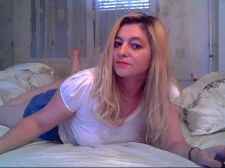 EliseHOT - online show exciting with this platinum hair Exciting girl 