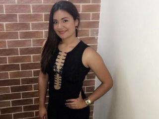 CarolinelaCourt - Chat sex with this latin american Hot babe 